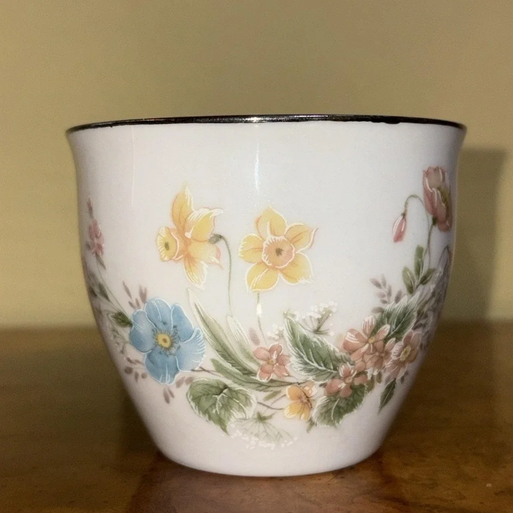 Home Beautiful Berkshire MD304 Floral Tea Cup Fine China Vintage